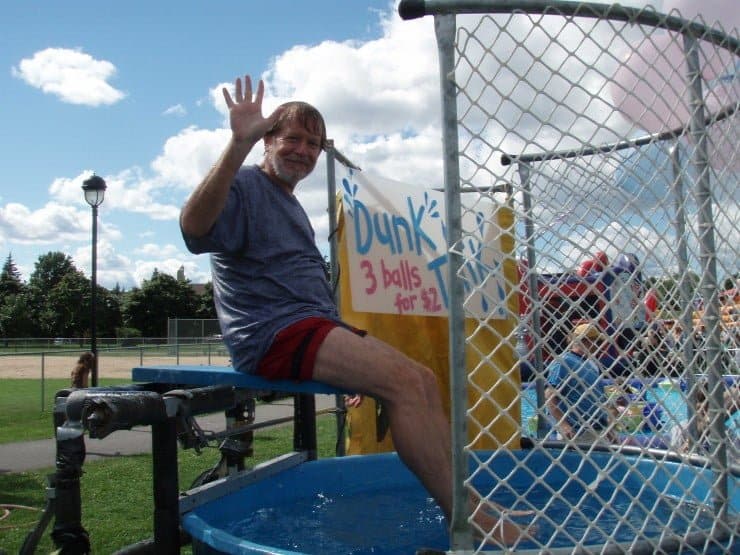 Mayor Bill Steinberg puts himself at the mercy of the dunk tank on Hampstead Family Day 2007